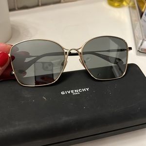 GIVENCHY aviators